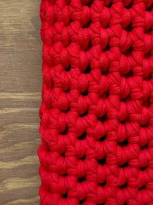 háčkovaná kabelka z blízka, vzor háčkované kabelky uháčkované pomocí háčkovacího boxu s návodem pro začátečníky