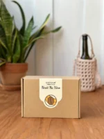 DIY Tvořivý box na uháčkování nosiče na lahev, háčkovaný nosič na víno v pozadí